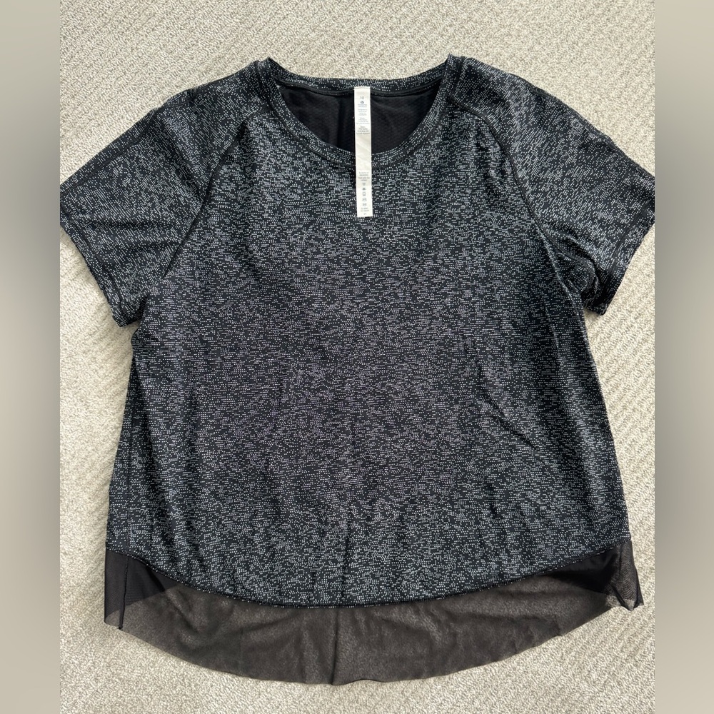Lululemon Athletica Gray & Black High Low Short Sleeve Shirt